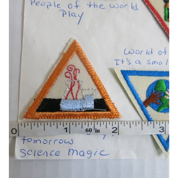 VINTAGE GIRL SCOUTS Merit Badges and Pin 9 Items 1980-90's New Never Sewn Patch - Picture 9 of 12